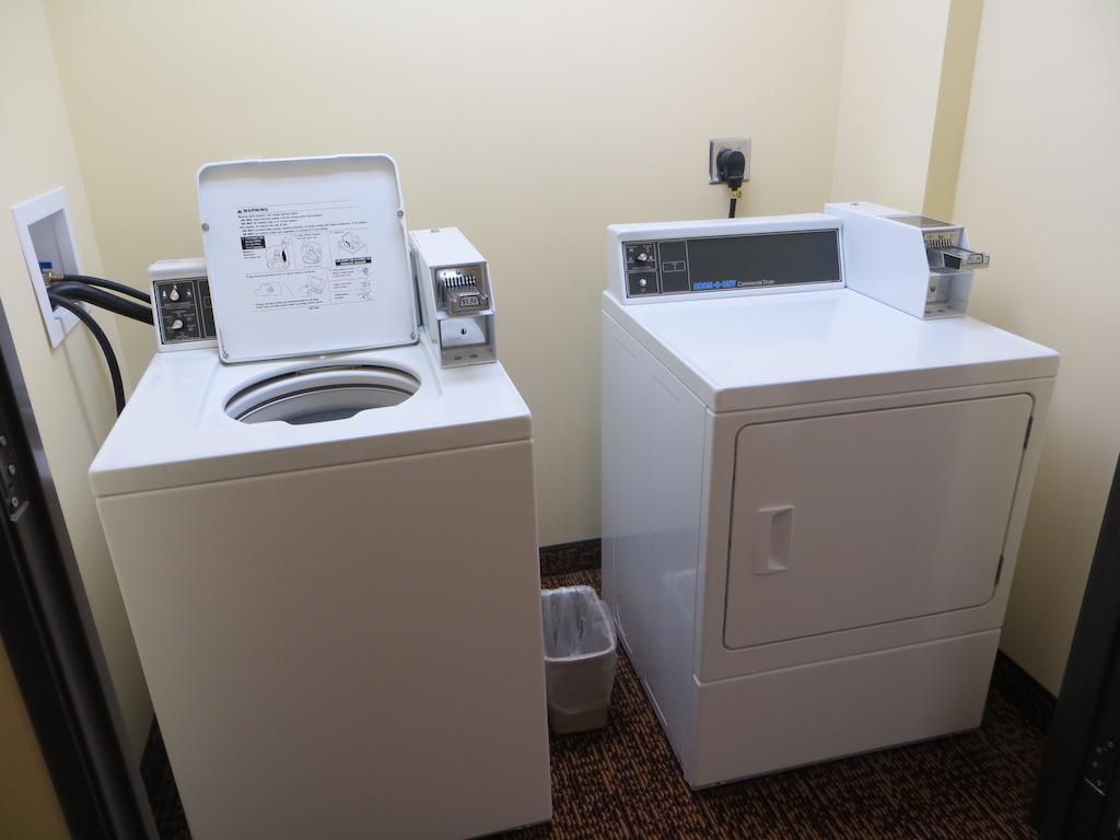 The Edgewood Hotel And Suites Fairbury المظهر الخارجي الصورة