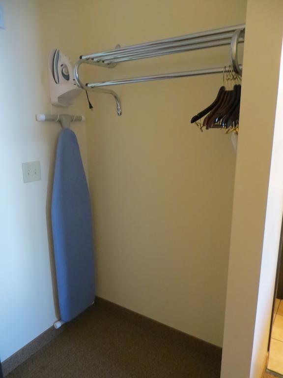 The Edgewood Hotel And Suites Fairbury الغرفة الصورة