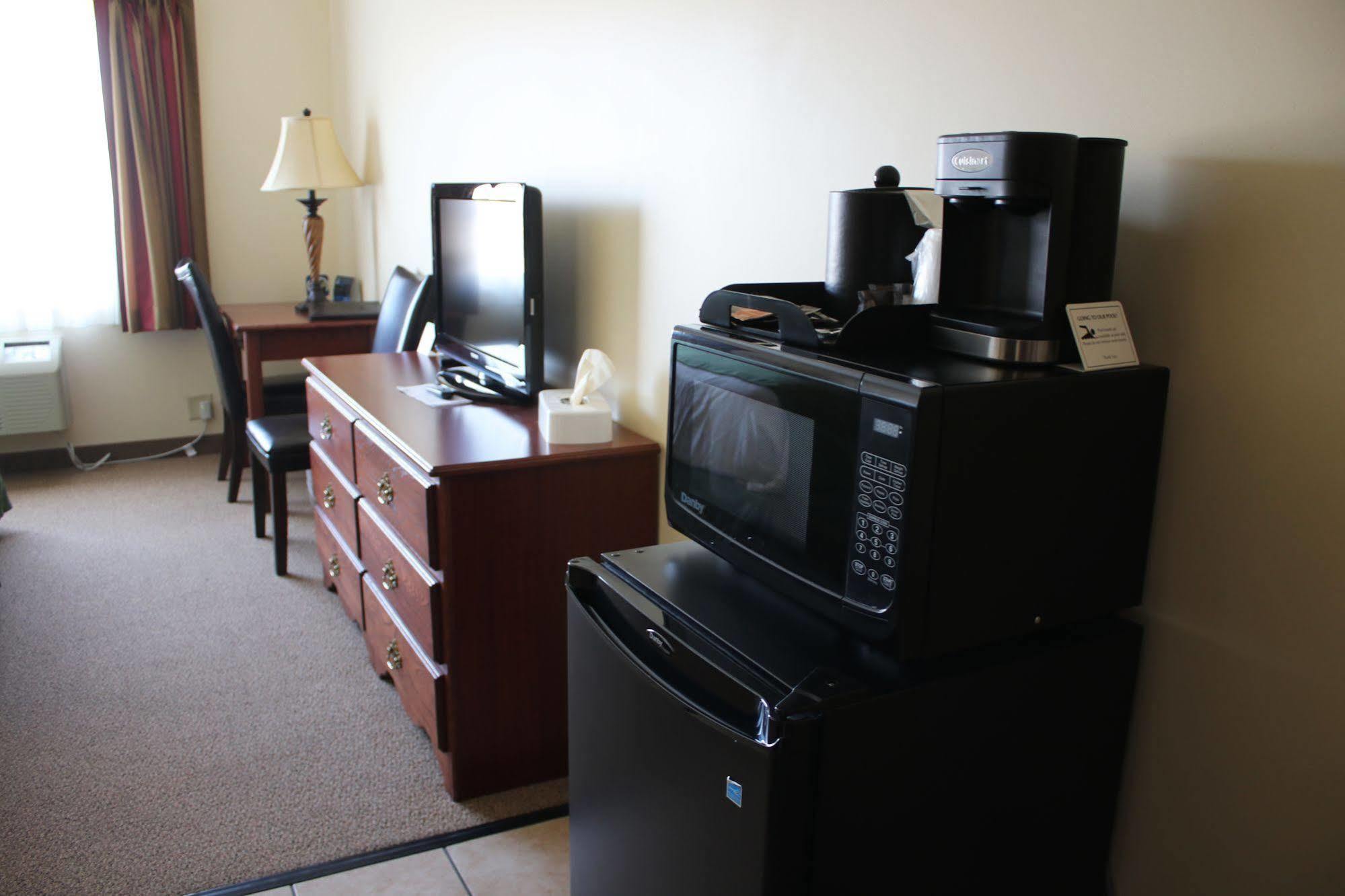 The Edgewood Hotel And Suites Fairbury المظهر الخارجي الصورة