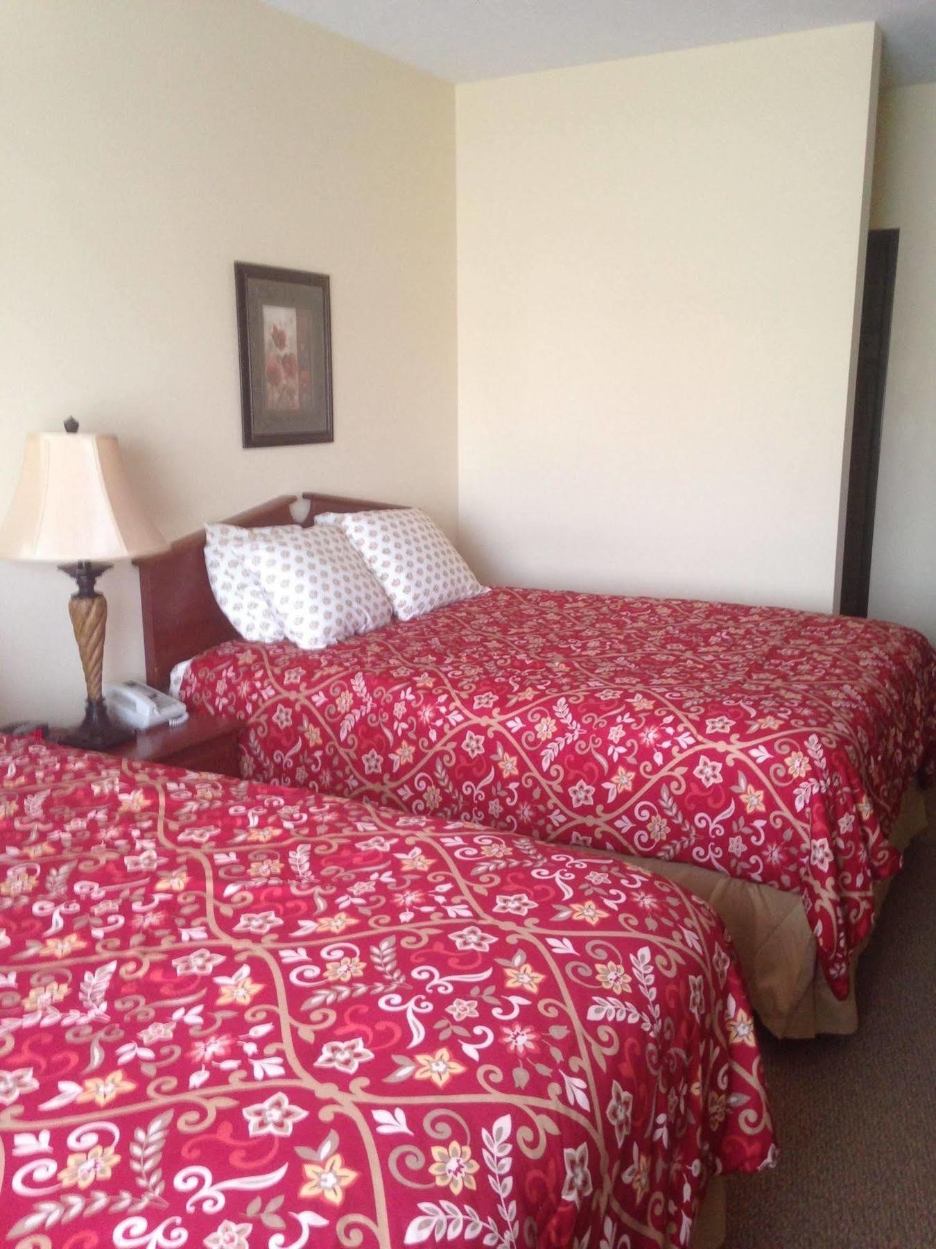 The Edgewood Hotel And Suites Fairbury المظهر الخارجي الصورة