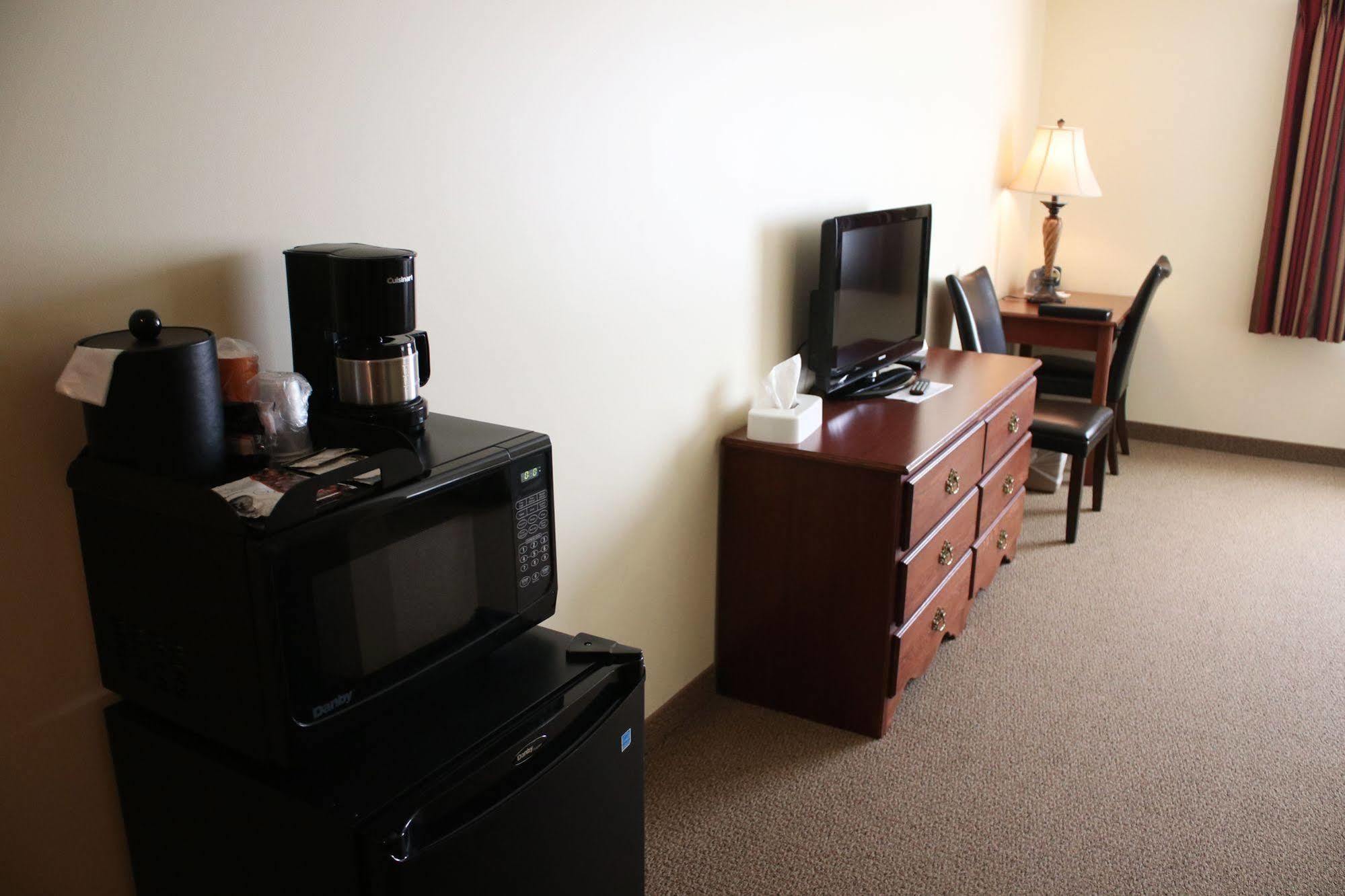 The Edgewood Hotel And Suites Fairbury المظهر الخارجي الصورة