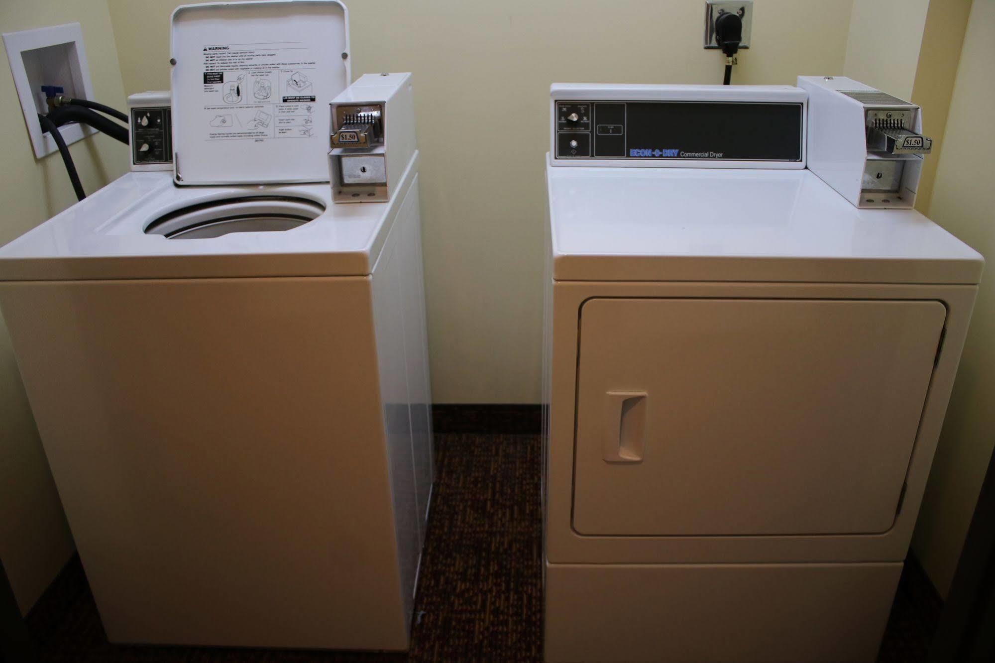 The Edgewood Hotel And Suites Fairbury المظهر الخارجي الصورة