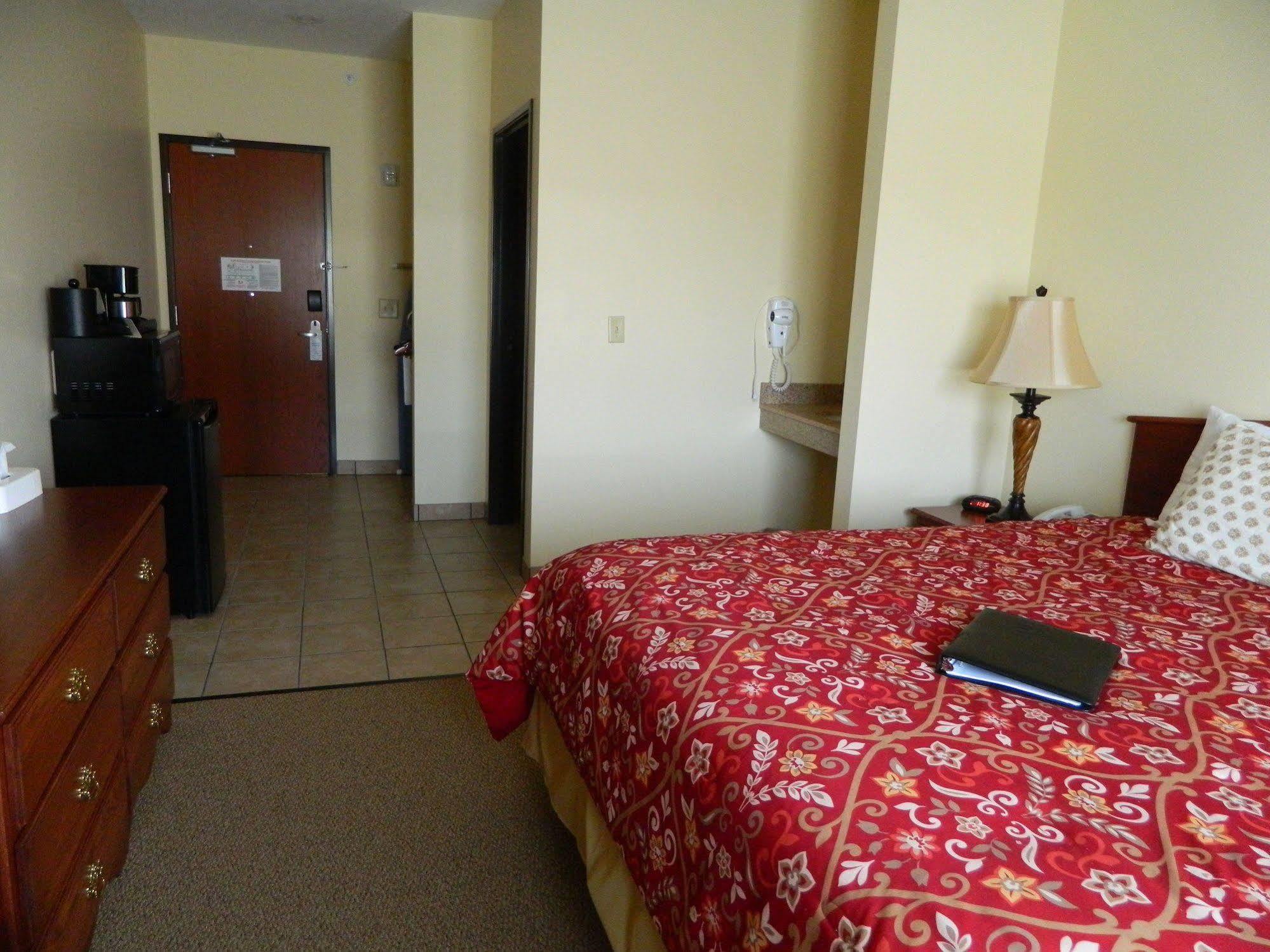 The Edgewood Hotel And Suites Fairbury المظهر الخارجي الصورة