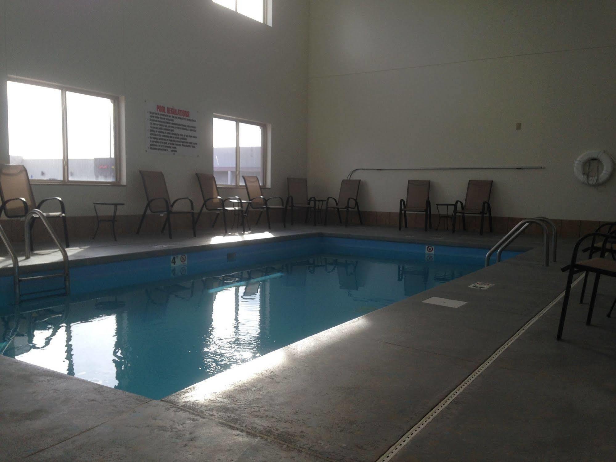 The Edgewood Hotel And Suites Fairbury المظهر الخارجي الصورة