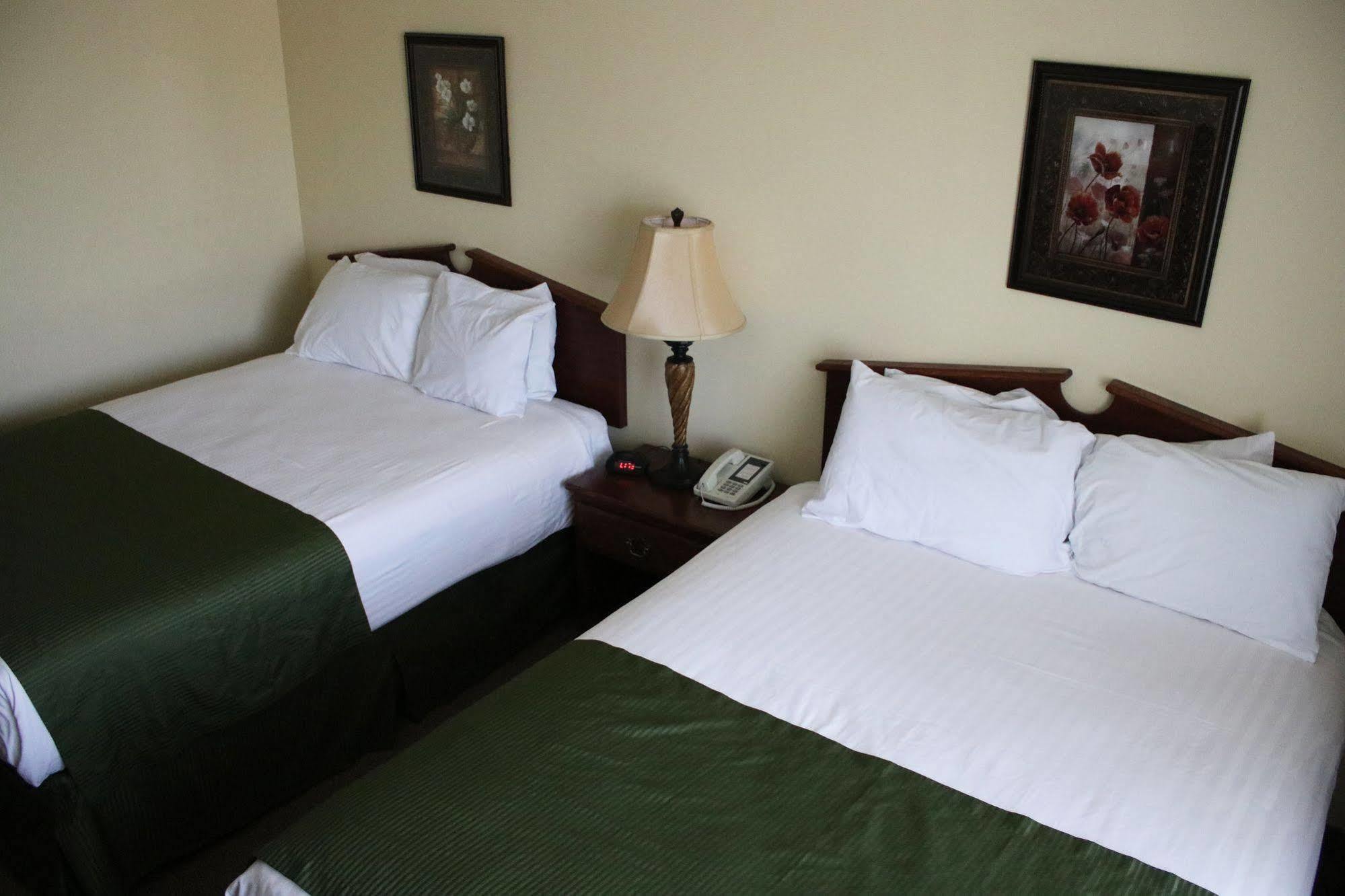 The Edgewood Hotel And Suites Fairbury المظهر الخارجي الصورة