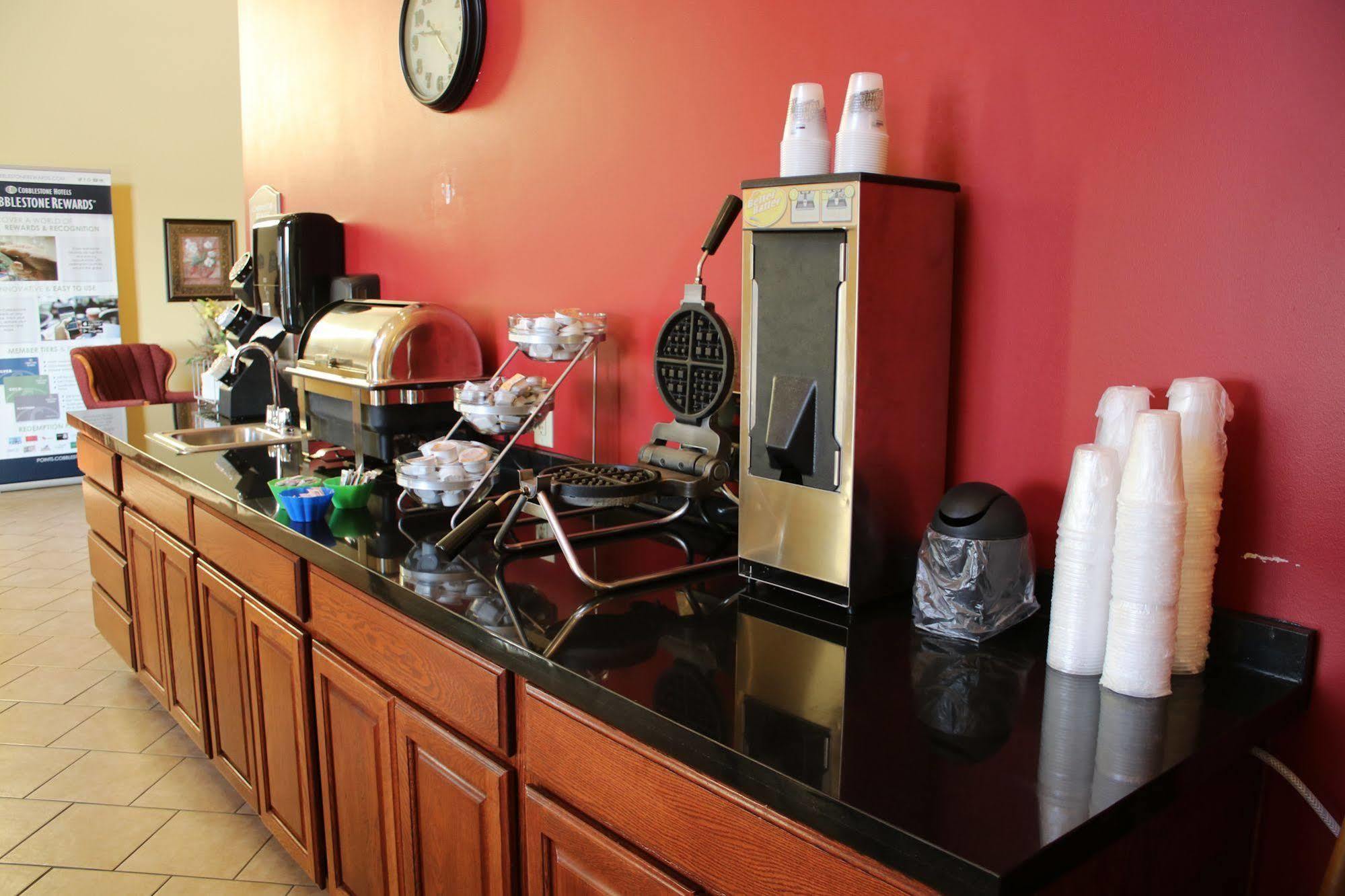 The Edgewood Hotel And Suites Fairbury المظهر الخارجي الصورة