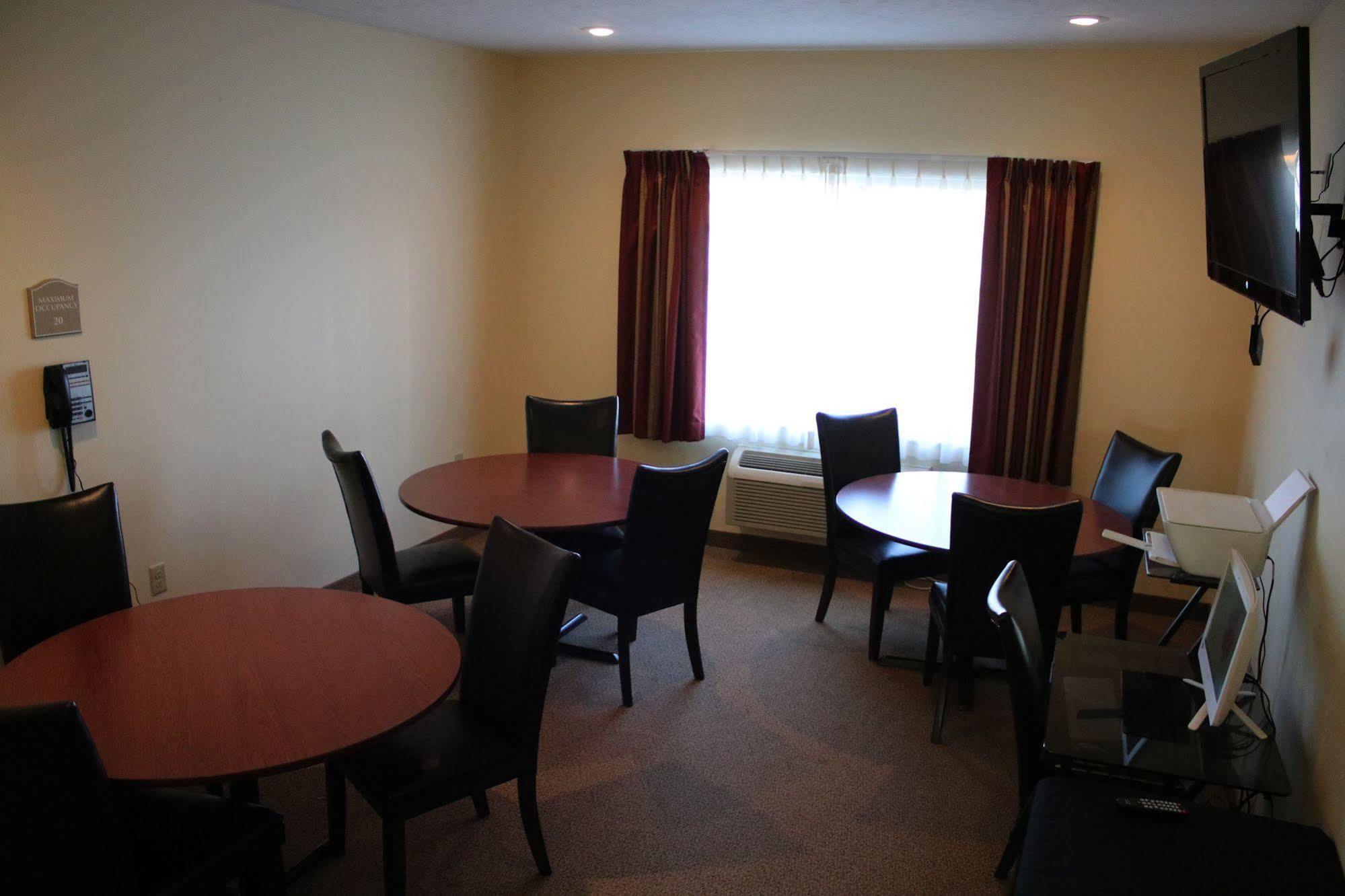 The Edgewood Hotel And Suites Fairbury المظهر الخارجي الصورة