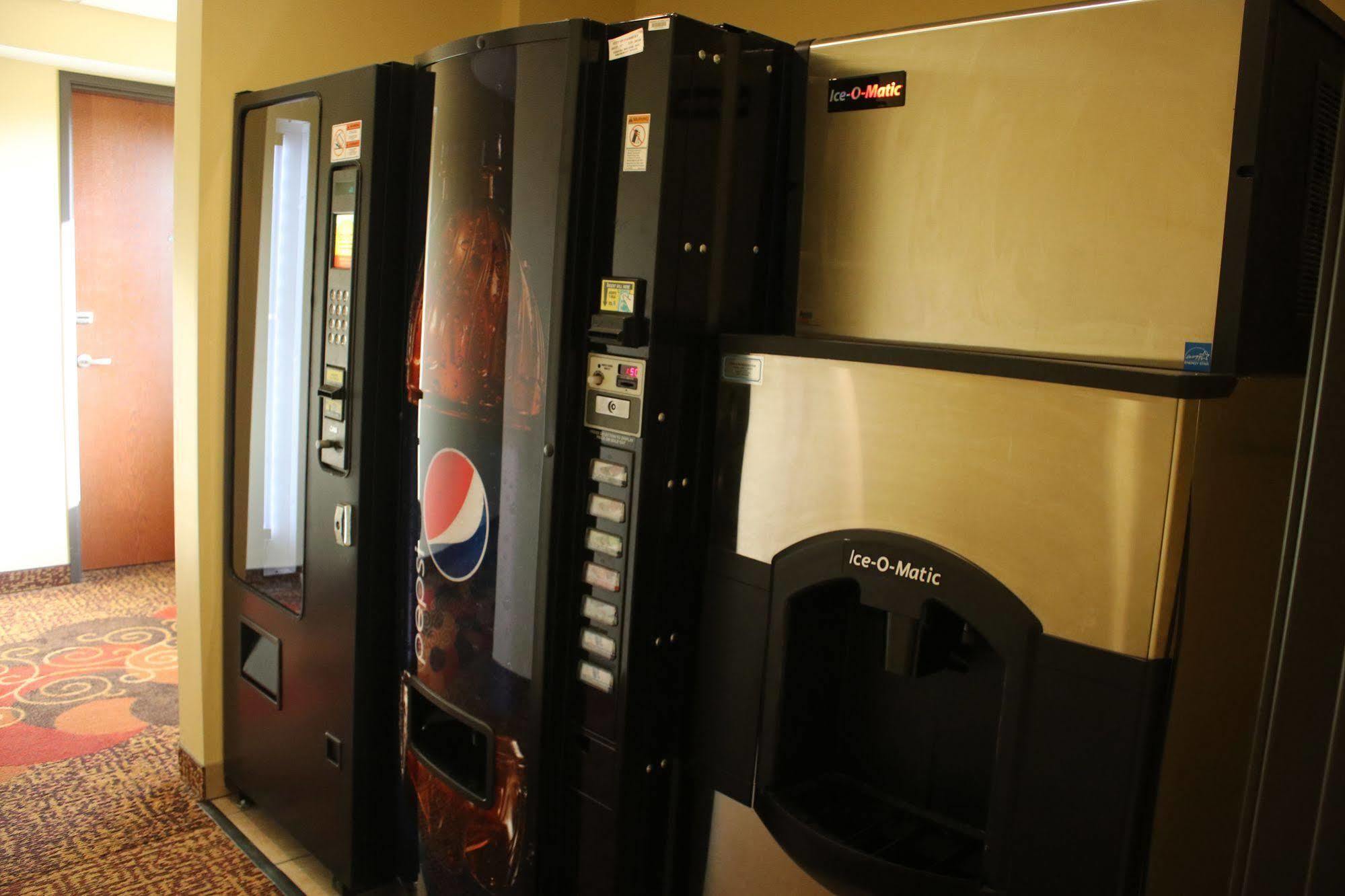 The Edgewood Hotel And Suites Fairbury المظهر الخارجي الصورة