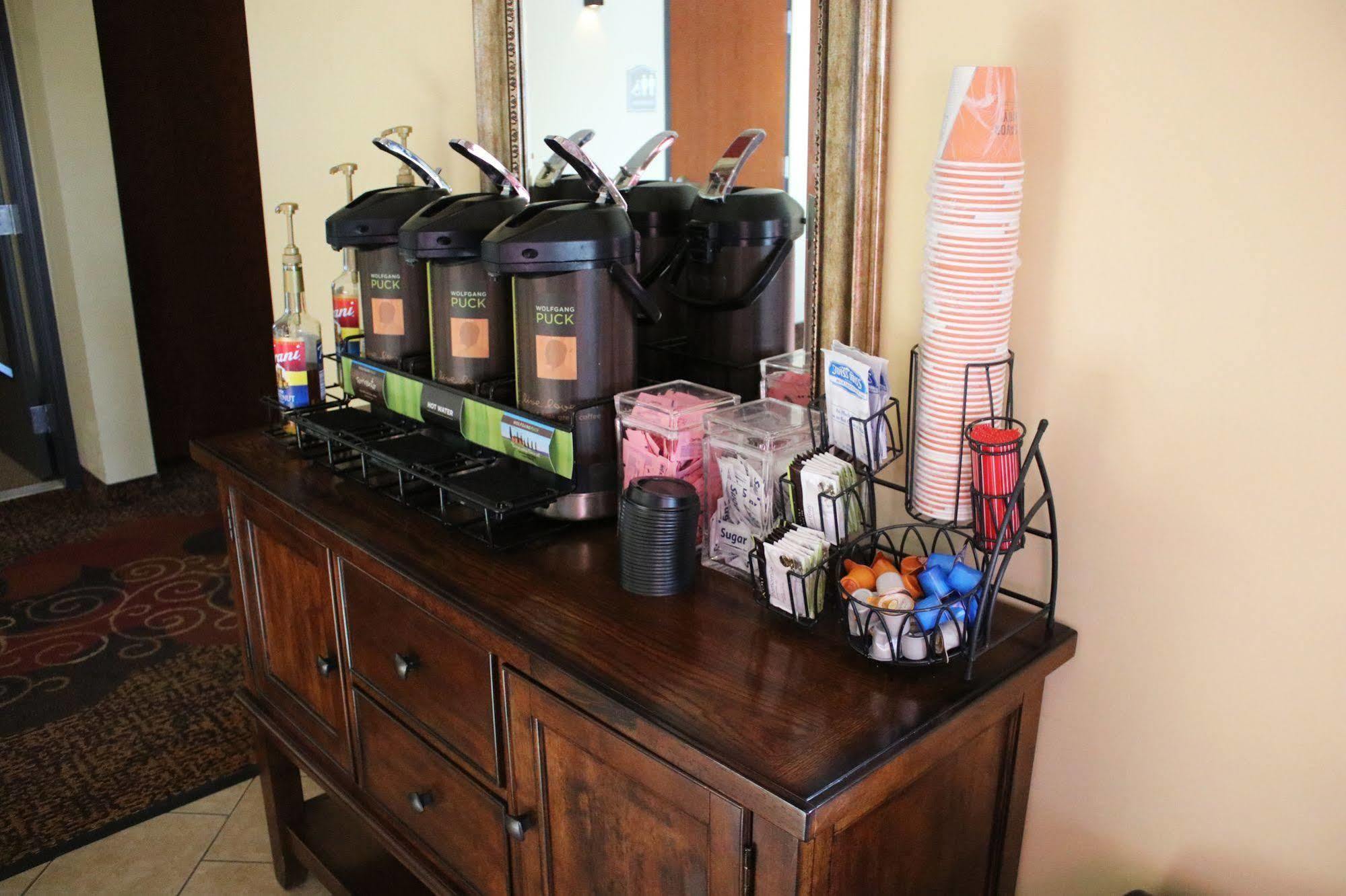 The Edgewood Hotel And Suites Fairbury المظهر الخارجي الصورة